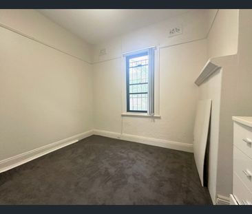 CONVENIENTLY LOCATED HOME - Photo 4