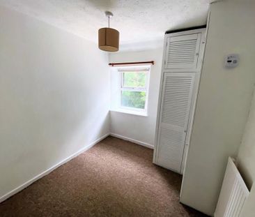 2 Bedroom Terraced To Let - Photo 3