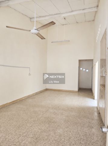Taman Pelangi (JB Town) Single Storey Terrace House - Photo 2