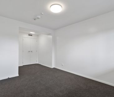 Spacious 3 Bedroom 2 Bathroom in great Location. - Photo 3