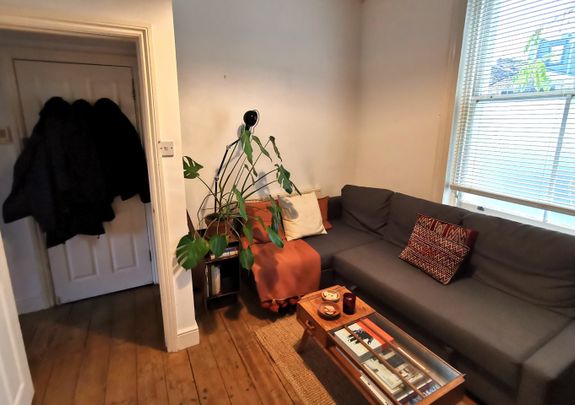 1 Bed Flat, Oriel Road, E9 - Photo 1