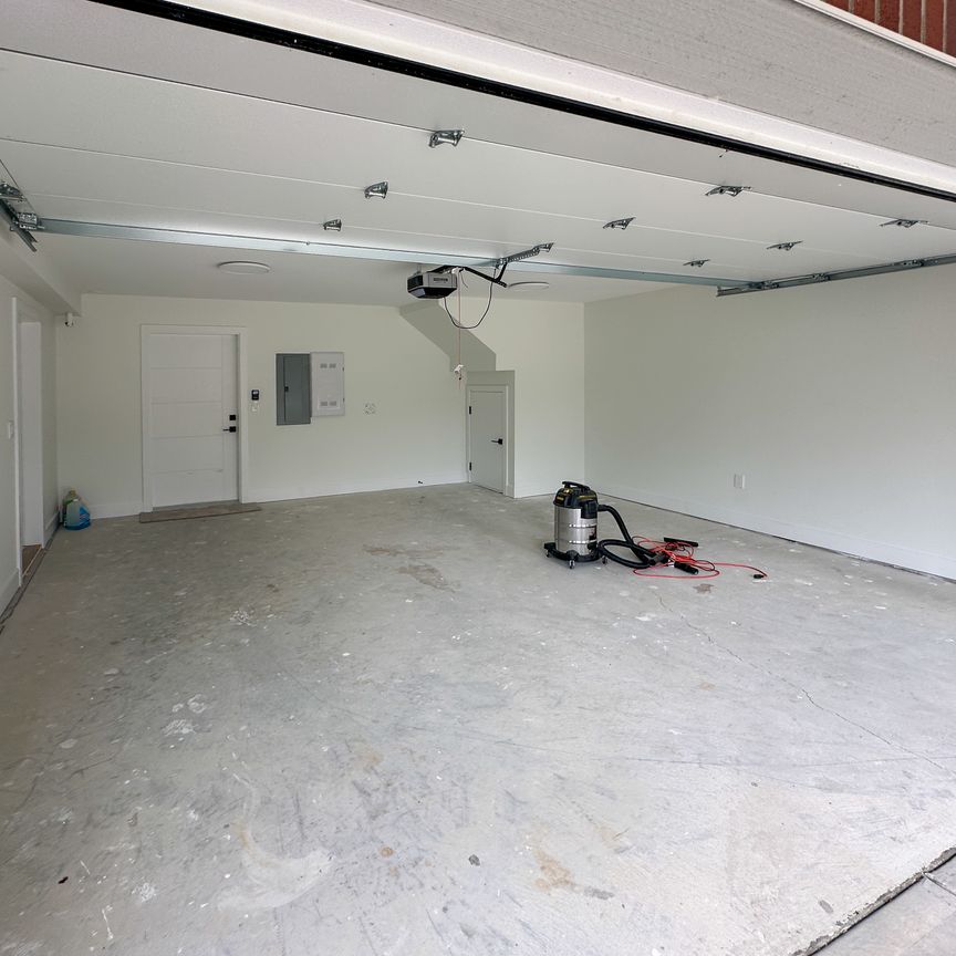Brand New 3 Bed Townhouse | Langley | Double Garage | Unit 3 - Photo 1