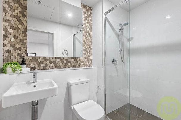 Modern 2-Bedroom Apartment - Photo 1