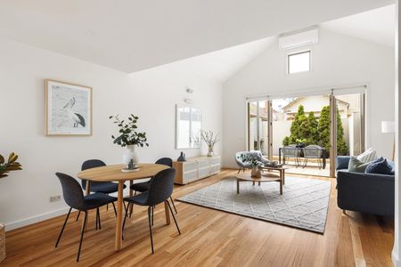 18 Cambridge Street, Port Melbourne VIC 3207 - Townhouse For Rent | Domain - Photo 2