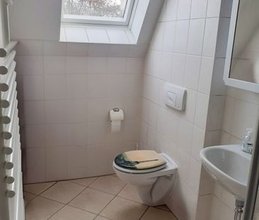 Wohnen in Aue – Dachgeschosswohnung in zentraler Lage zu vermieten - Photo 4