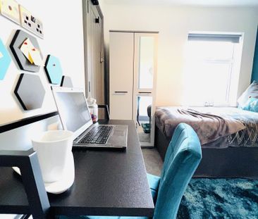 BEDROOM 5 – MEDIUM DOUBLE ENSUITE - Photo 4