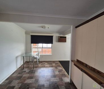 Neat 3 Bedroom Home- close to schools - Photo 3