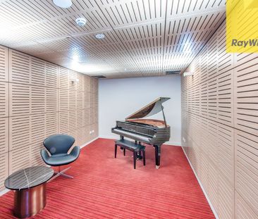 Luxurious living at its finest! - One bedroom luxury apartment perc... - Photo 3