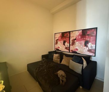 Modern Inner City Apartment - 3 Month Lease - Photo 1