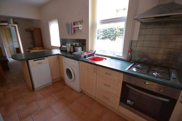 4 bedroom terraced house to rent - Photo 1