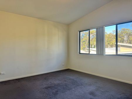 FAMILY LIVING - Photo 2