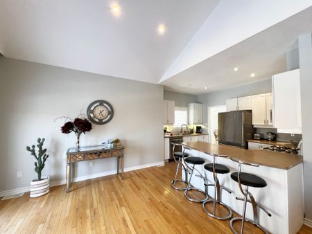 For Lease - 38 Hurst Drive, Barrie, Ontario - Photo 2