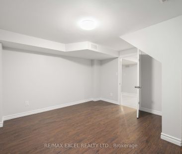 Detached Home For Lease | N8145998 - Photo 5