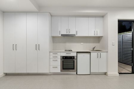 Studio with Courtyard - Photo 2