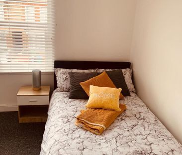 1 bedroom in a house share to rent - Photo 1