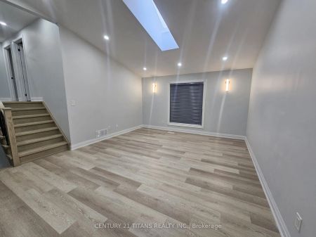 1959 Dalhousie Crescent #Main Floor - Photo 2