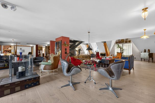 Einzigartige Maisonette-Dachwohnung mit besonderem Charme - Foto 1