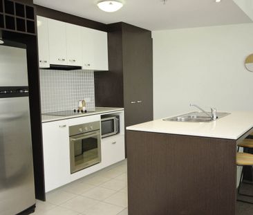 205/18 Fern Street, Surfers Paradise - Photo 6