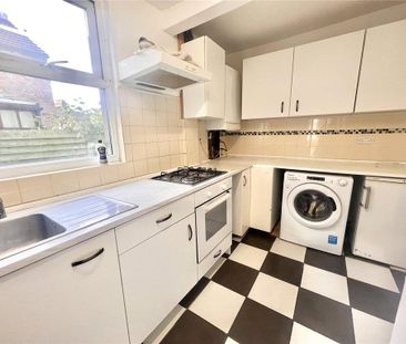 4 bedroom terraced house to rent - Photo 1