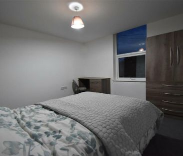 6 bedroom semi-detached house to rent - Photo 5