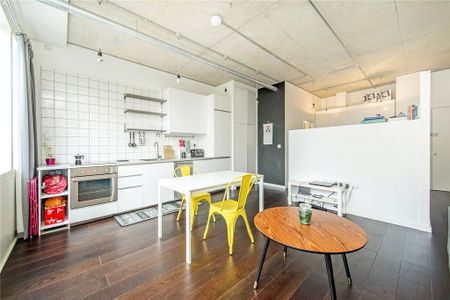 Studio to rent - Photo 3