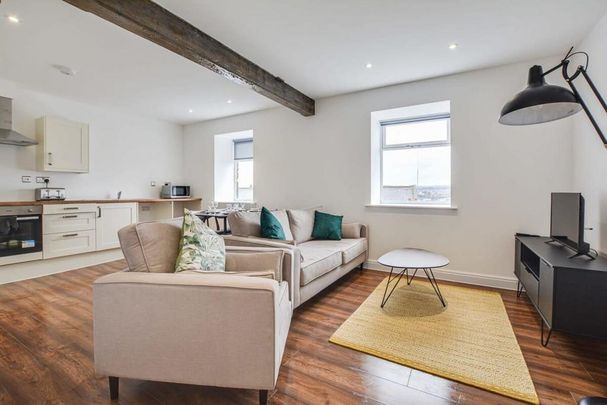 2 bedroom serviced apartment to rent - Photo 1