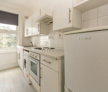 Douglas Road, KT6, London - Photo 3