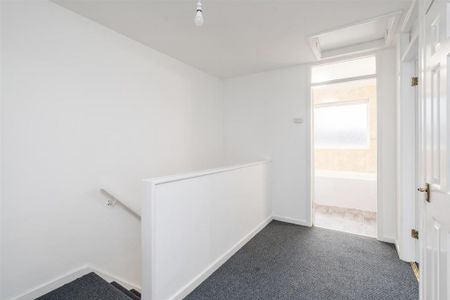 3 bedroom detached house to rent - Photo 3