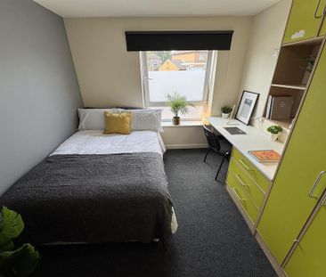 1 bedroom in a flat share to rent - Photo 2