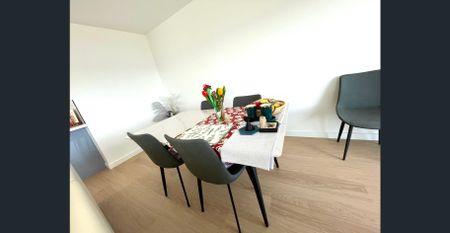 $300 per week for one master bedroom with own bathroom and fully furnished in a brand-new luxurious Waterfront Home in safe and new neighbourhood - Photo 4