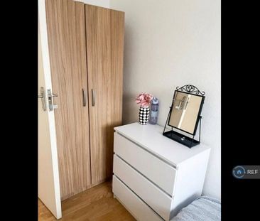4 bedroom terraced house to rent - Photo 1