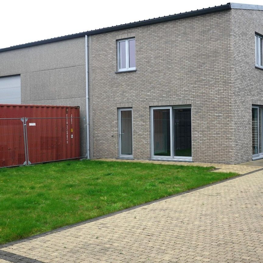 Nieuwbouwwoning met 3 slaapkamers te Jabbeke - Foto 1