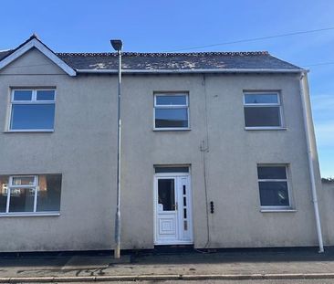 3 bedroom flat to rent - Photo 1