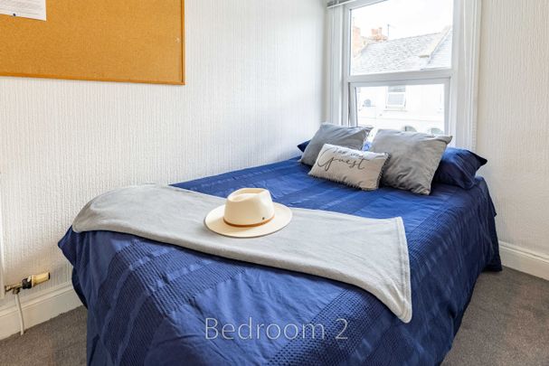 Room 1 - Photo 1