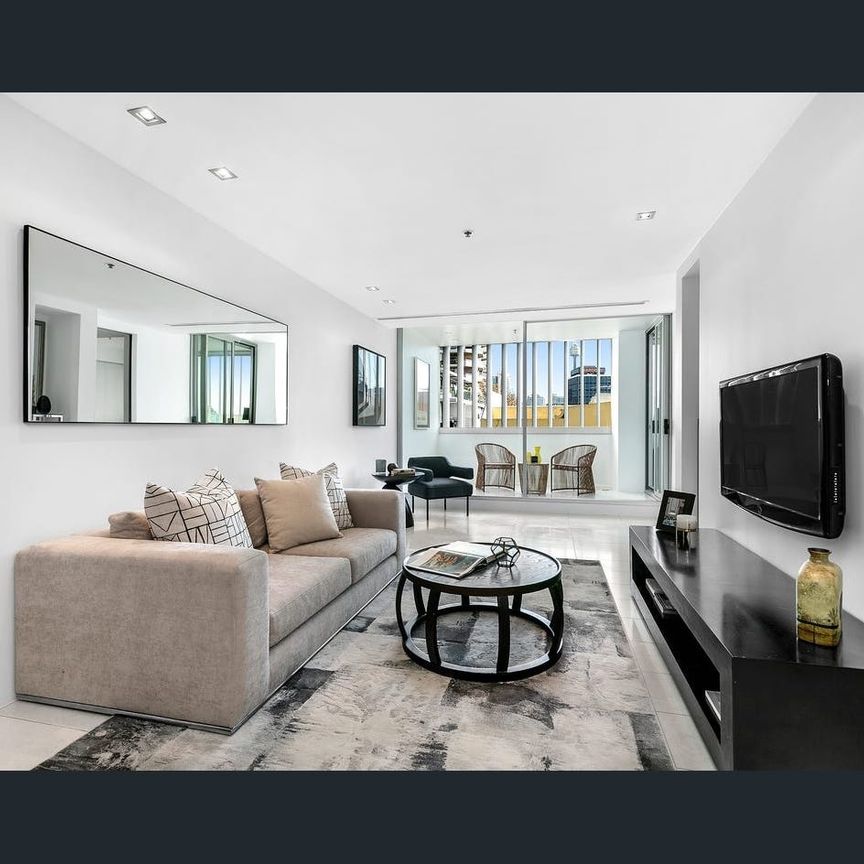 Top of the Town - Unfurnished - Available 30th October - Photo 1