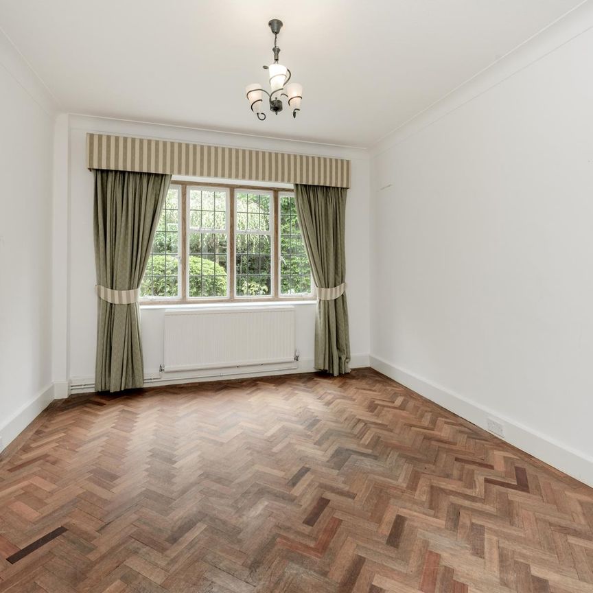 Edmunds Walk, Hampstead Garden Subburb, London N2 - Photo 1