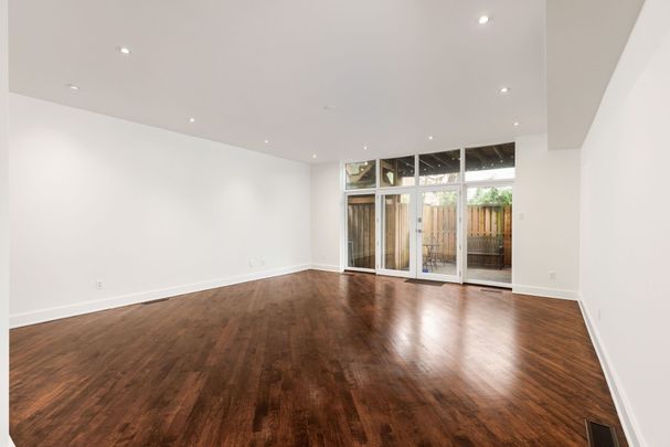 For Lease - 734 Huron Street Unit# Main Fl, Toronto, Ontario - Photo 1