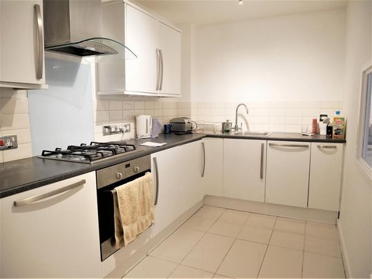 2 bedroom flat to rent - Photo 1