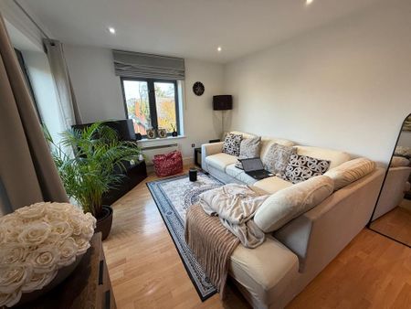 2 bedroom flat to rent - Photo 2