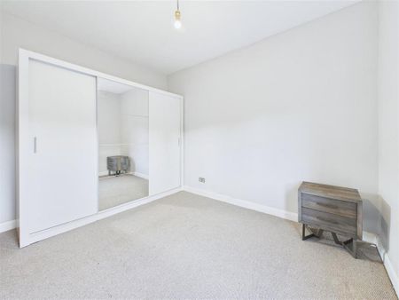 2 bedroom end of terrace house to rent - Photo 3