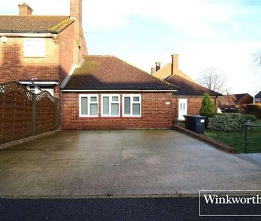 Burghley Avenue, Borehamwood, Hertfordshire, WD6 - Photo 1