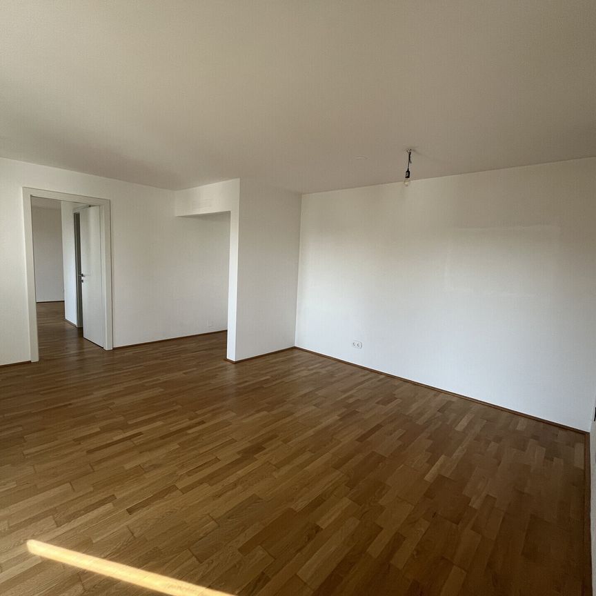 RIVOLO 23: Geräumige 2-Zimmer-Wohnung mit Balkon nahe Erlaaer Straße - in 1230 Wien zu mieten - Photo 1