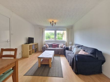 Grandtully Drive, 2/1 Glasgow, G12 0DS - Photo 2