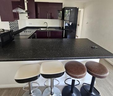 4 bedroom terraced house to rent - Photo 6