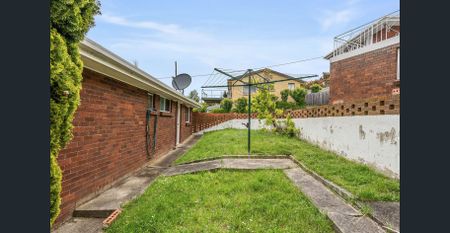 LOW MAINTENANCE! - Photo 3