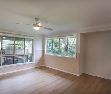 BEAUTIFULLY RENOVATED HOUSE IN QUIET NEIGHBOURHOOD - INCLUDES UTILI... - Photo 1