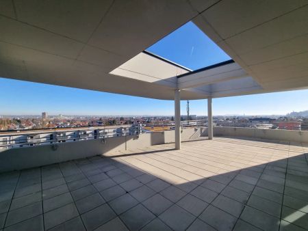 Moderne, helle 3-Zimmer-PENTHOUSE-Wohnung mit traumhafter Terrasse - Photo 5
