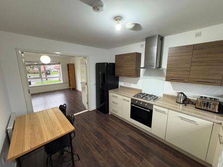 2 bedroom terraced house to rent - Photo 4