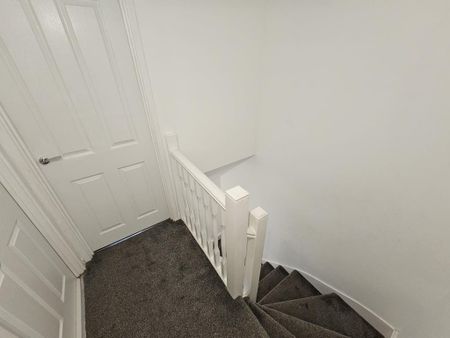 2 bedroom semi-detached house to rent - Photo 3