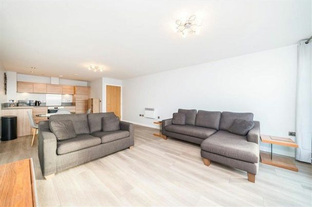 Commercial Road, Limehouse, E14 - Photo 1